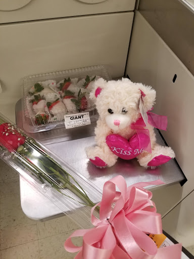 Grocery Store «Giant Food Stores», reviews and photos, 130 Old York Rd, New Cumberland, PA 17070, USA