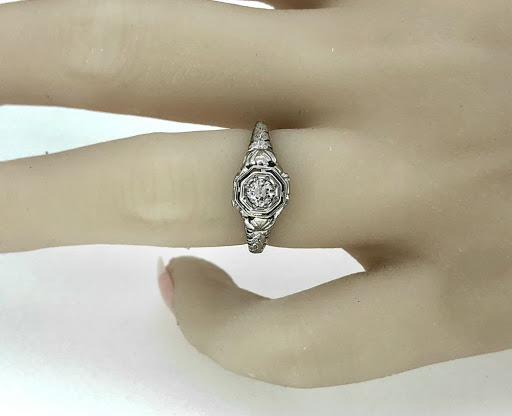 Jewelry Store «Gesner Estate Jewelry», reviews and photos, 1600 W Bay Dr, Largo, FL 33770, USA