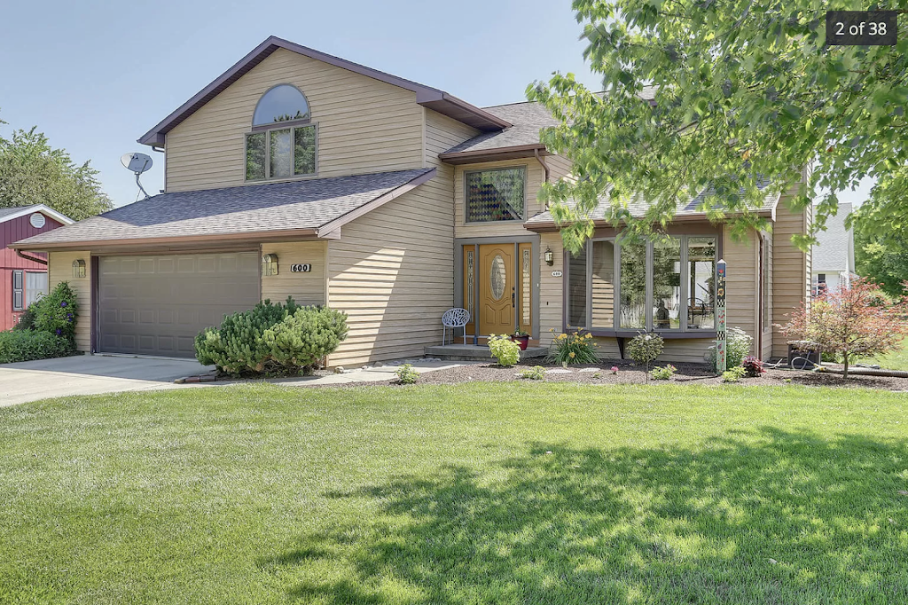 Kristin Stohler Hair and Makeup 61873