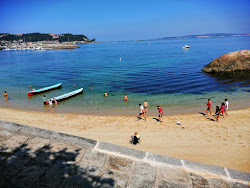 Photo de Praia Loureiro avec petite baie