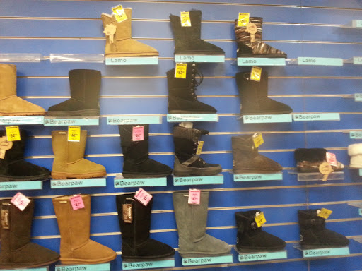 Sporting Goods Store «Big 5 Sporting Goods - Yuba City», reviews and photos, 1252 Colusa Ave, Yuba City, CA 95991, USA