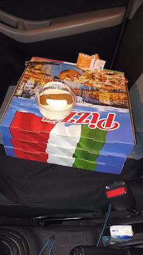 Plats et boissons du Pizzas à emporter Fast Pizza Lille - n°7