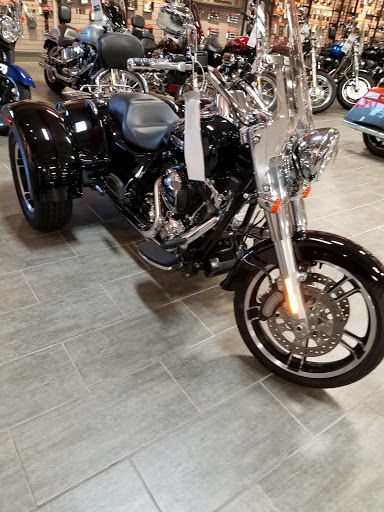 Motorcycle Dealer «Phantom Harley-Davidson», reviews and photos, 291 N Cypress Dr, Manteno, IL 60950, USA