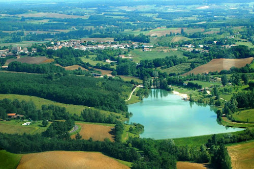 Gîte Molieres 82: Location de vacances avec piscine, séjour hébergement atypique à la campagne, tipi Tarn-et-Garonne à Molières