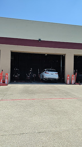 Tire Shop «Discount Tire», reviews and photos, 1901 Dallas Pkwy, Plano, TX 75093, USA