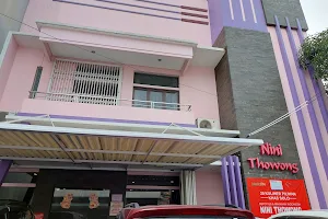 Nini Thowong Restaurant image