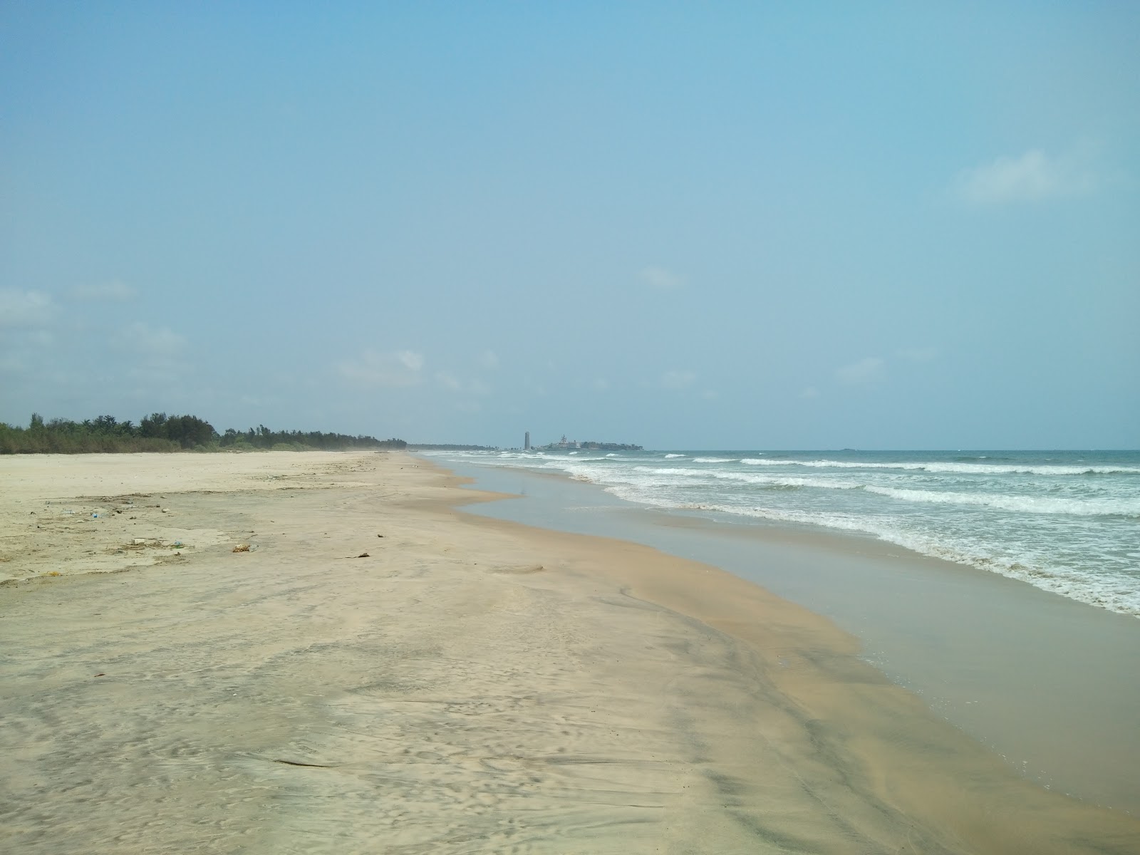 Φωτογραφία του Bailur Tengara Beach παροχές περιοχής