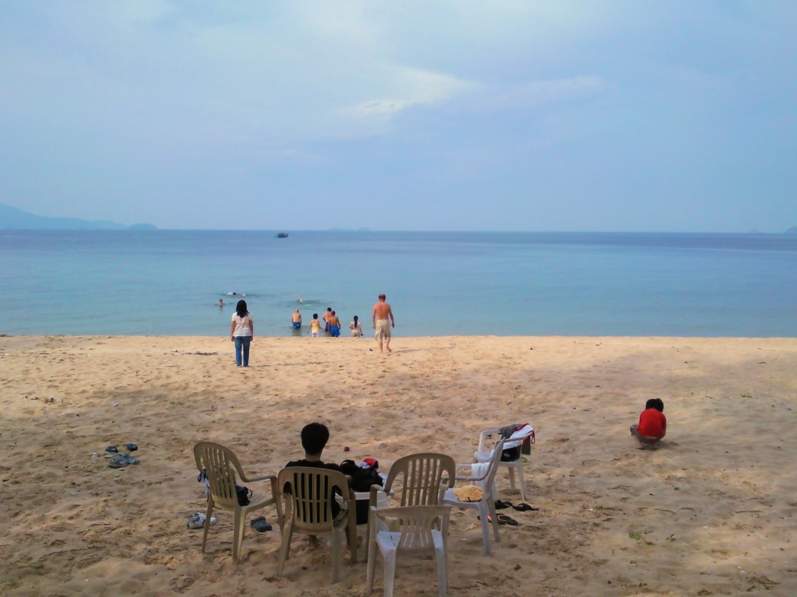 Φωτογραφία του Twin Beach Resort με μπεζ άμμος επιφάνεια