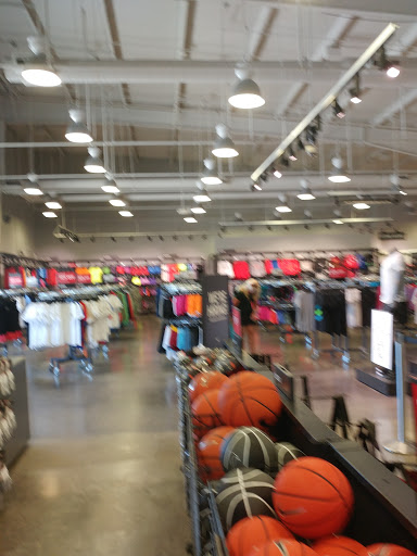 Clothing Store «Nike Factory Store», reviews and photos, 243 Tanger Dr Suite 243, Williamsburg, IA 52361, USA