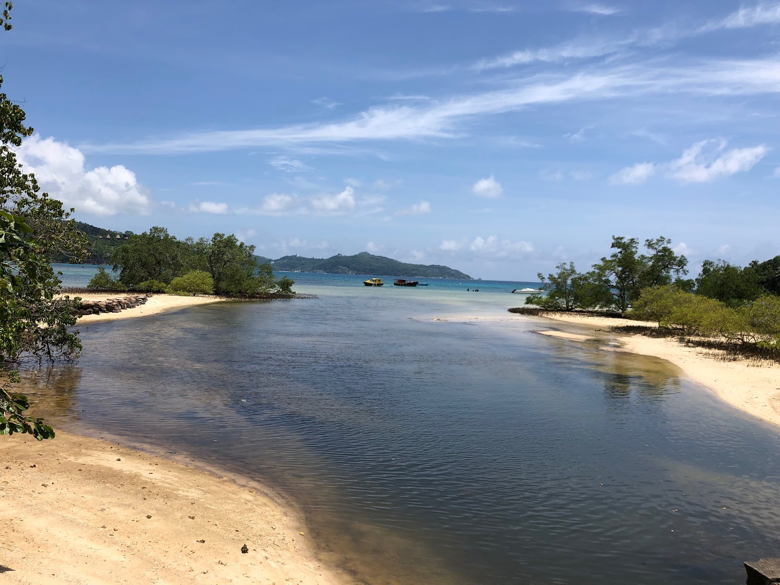 Foto di Maya Beach e l'insediamento