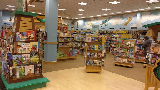 Book Store «Barnes & Noble», reviews and photos, 1441 W Webster Ave, Chicago, IL 60614, USA
