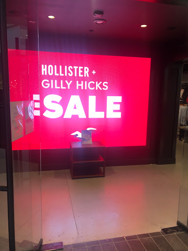 Clothing Store «Hollister Co.», reviews and photos, 3393 Peachtree Rd, Atlanta, GA 30326, USA