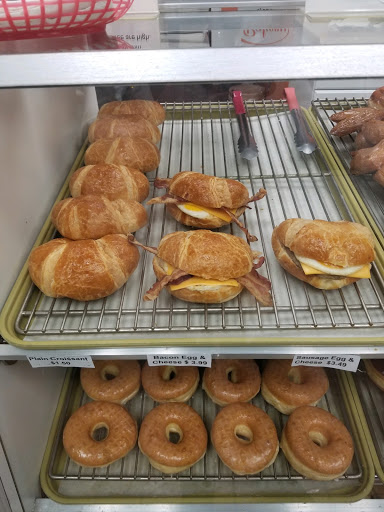 Donut Shop «Clifton Donut Shop», reviews and photos, 2317 Brownsboro Rd, Louisville, KY 40206, USA