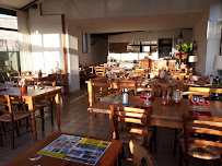 Atmosphère du Restaurant Le Mistral à Saint-Marcel-lès-Valence - n°1