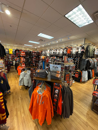 Sportswear Store «Rally House Macedonia», reviews and photos, 8210 Macedonia Commons Blvd #16, Macedonia, OH 44056, USA