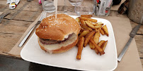 Hamburger du Restaurant Ô Pieds Nus - Club de Plage à Canet-en-Roussillon - n°5