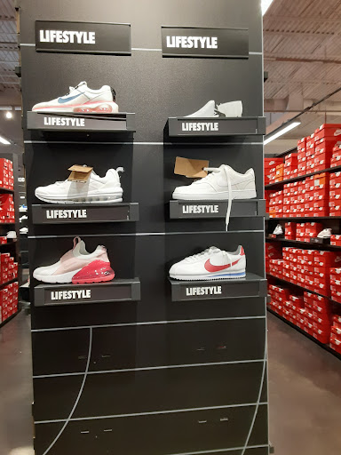 Sporting Goods Store «Nike Factory Store», reviews and photos, 20 City Blvd W #617, Orange, CA 92868, USA