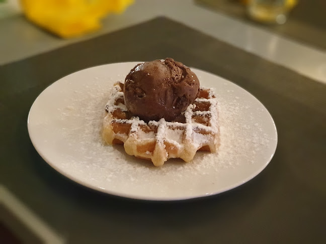 https://www.facebook.com/afabricarestaurantebar.pt/