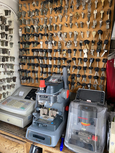 Locksmith «Pomona Locksmith», reviews and photos, 1672 Indian Hill Blvd, Pomona, CA 91767, USA