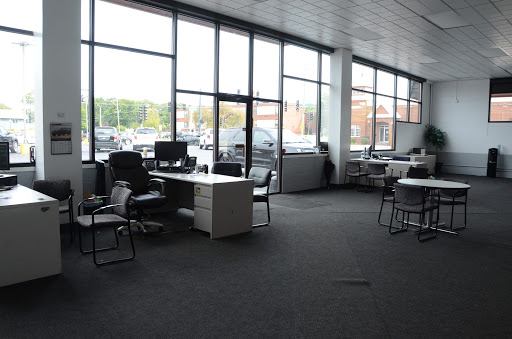 Car Dealer «Auto Villa», reviews and photos, 302 S Lake St, Grayslake, IL 60030, USA