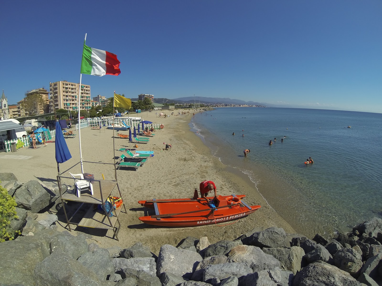 Fotografija La Pergola beach podprto z obalami