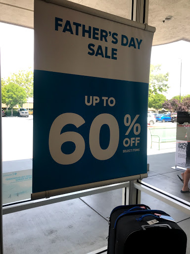 Sportswear Store «Columbia Sportswear Store - Gilroy, CA», reviews and photos, 681 Leavesley Rd d135, Gilroy, CA 95020, USA