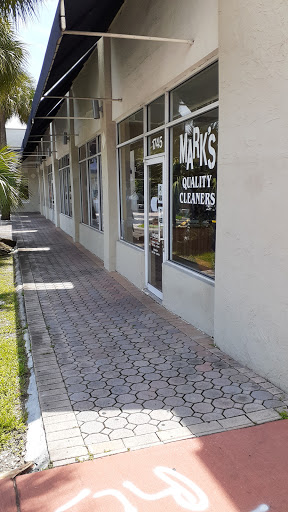 Pet Store «South Beach Pet Shop», reviews and photos, 634 6th St, Miami Beach, FL 33139, USA