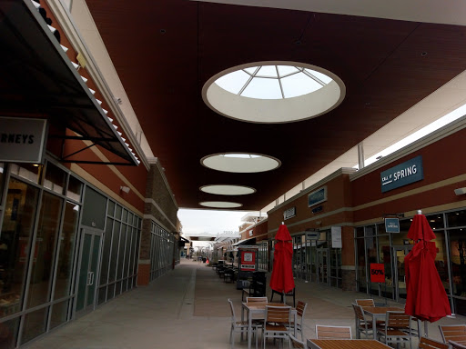 Shopping Mall «Taubman Prestige Outlets», reviews and photos, 17057 N Outer 40 Rd, Chesterfield, MO 63005, USA