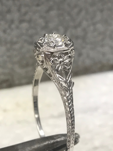 Jewelry Store «Henry C Reid & Son», reviews and photos, 1591 Post Rd, Fairfield, CT 06824, USA