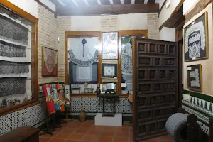 Museo del Encaje image