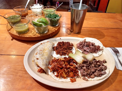 La Farandula Taquería & Antojería