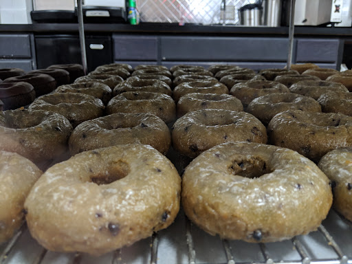 Donut Shop «Lee Donuts», reviews and photos, 124 Peterson Rd, Libertyville, IL 60048, USA