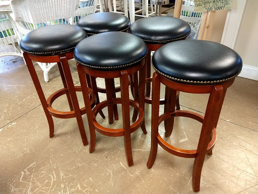 Consignment Shop «New Leaf Home Furnishings», reviews and photos, 2449 Pierce Dr #3, Spring Grove, IL 60081, USA