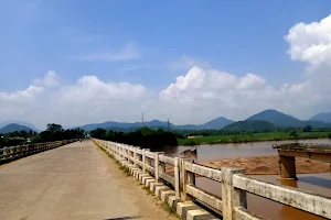 Gumuda Bridge image