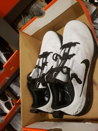 Sporting Goods Store «Nike Clearance Store», reviews and photos, 5000 S Arizona Mills Cir #240, Tempe, AZ 85282, USA