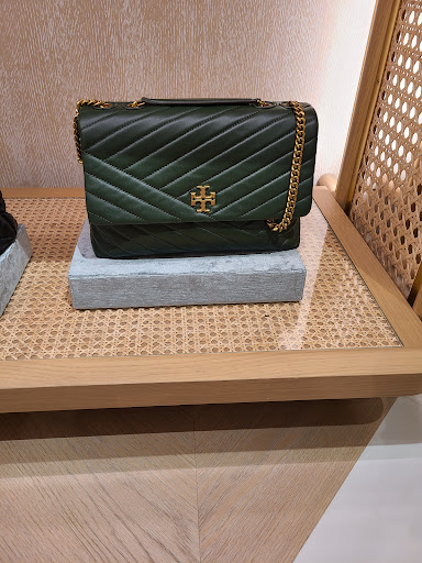 Computer Store «Apple Kenwood Towne Centre», reviews and photos, 7875 Montgomery Rd, Cincinnati, OH 45236, USA