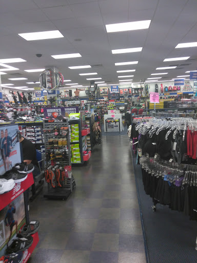 Sporting Goods Store «Big 5 Sporting Goods», reviews and photos, 1610 Main St, Longmont, CO 80501, USA