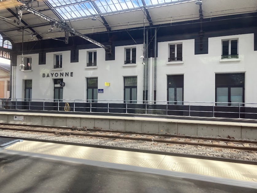 Boutique SNCF à Bayonne (Pyrénées-Atlantiques 64)