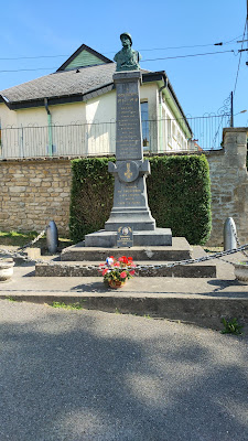 Monument aux Morts de Tourteron à Tourteron