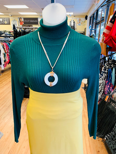 Used Clothing Store «Clothes Mentor», reviews and photos, 2701 N Mall Dr, Virginia Beach, VA 23452, USA