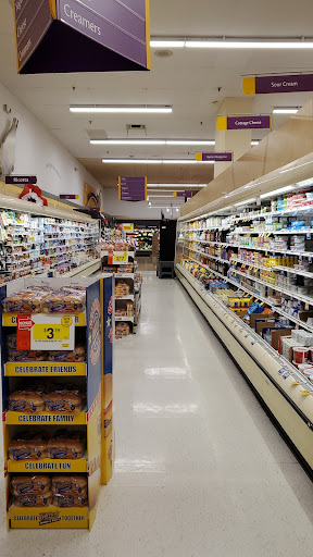 Grocery Store «Giant Food», reviews and photos, 10400 Old Georgetown Rd, Bethesda, MD 20814, USA