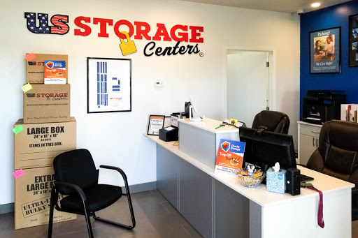 Self-Storage Facility «US Storage Centers», reviews and photos, 512 10th St, Floresville, TX 78114, USA