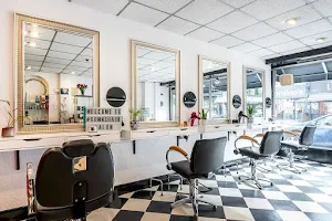 Roma's Hair Salon image