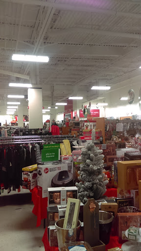 Department Store «T.J. Maxx», reviews and photos, 20 Chapel View Blvd, Cranston, RI 02920, USA