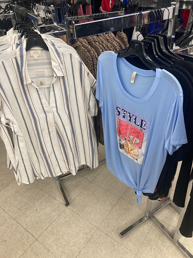 Clothing Store «Gen X Clothing», reviews and photos, 779 Peoria St, Aurora, CO 80011, USA