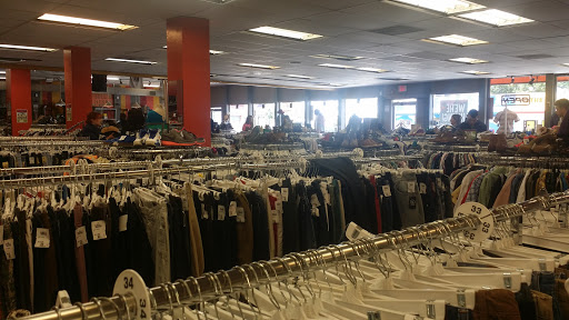 Used Clothing Store «Buffalo Exchange Austin», reviews and photos, 2904 Guadalupe St, Austin, TX 78705, USA