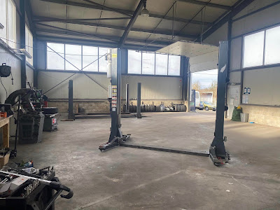 Thom's garage à Villefranche-de-Rouergue