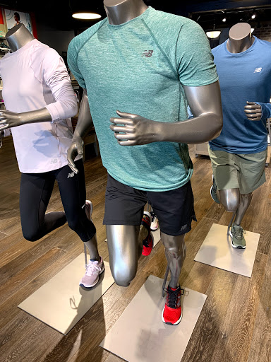 Shoe Store «New Balance Bellevue», reviews and photos, 823 Bellevue Way NE #100, Bellevue, WA 98004, USA