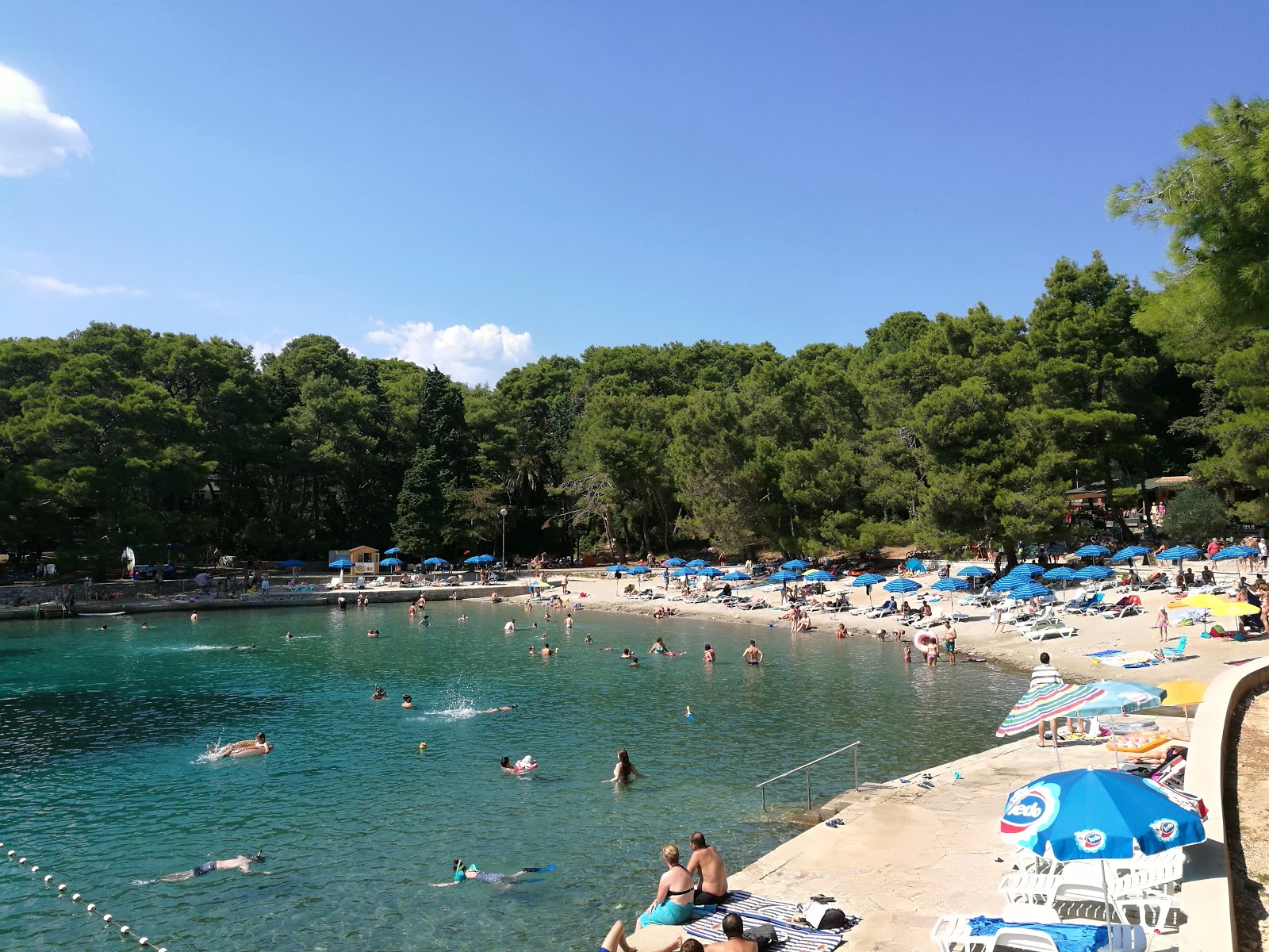Foto von Veli Zal II beach mit feiner beiger sand Oberfläche