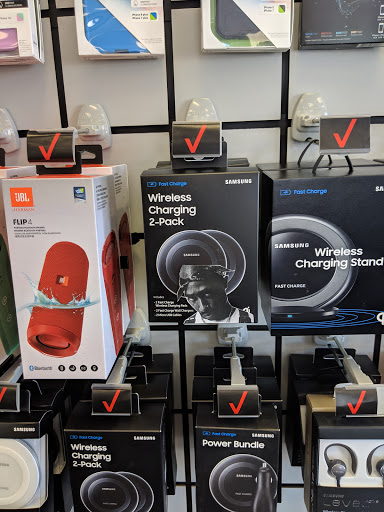 Cell Phone Store «Verizon Wireless - Cellular Plus», reviews and photos, 721 W Park St, Livingston, MT 59047, USA